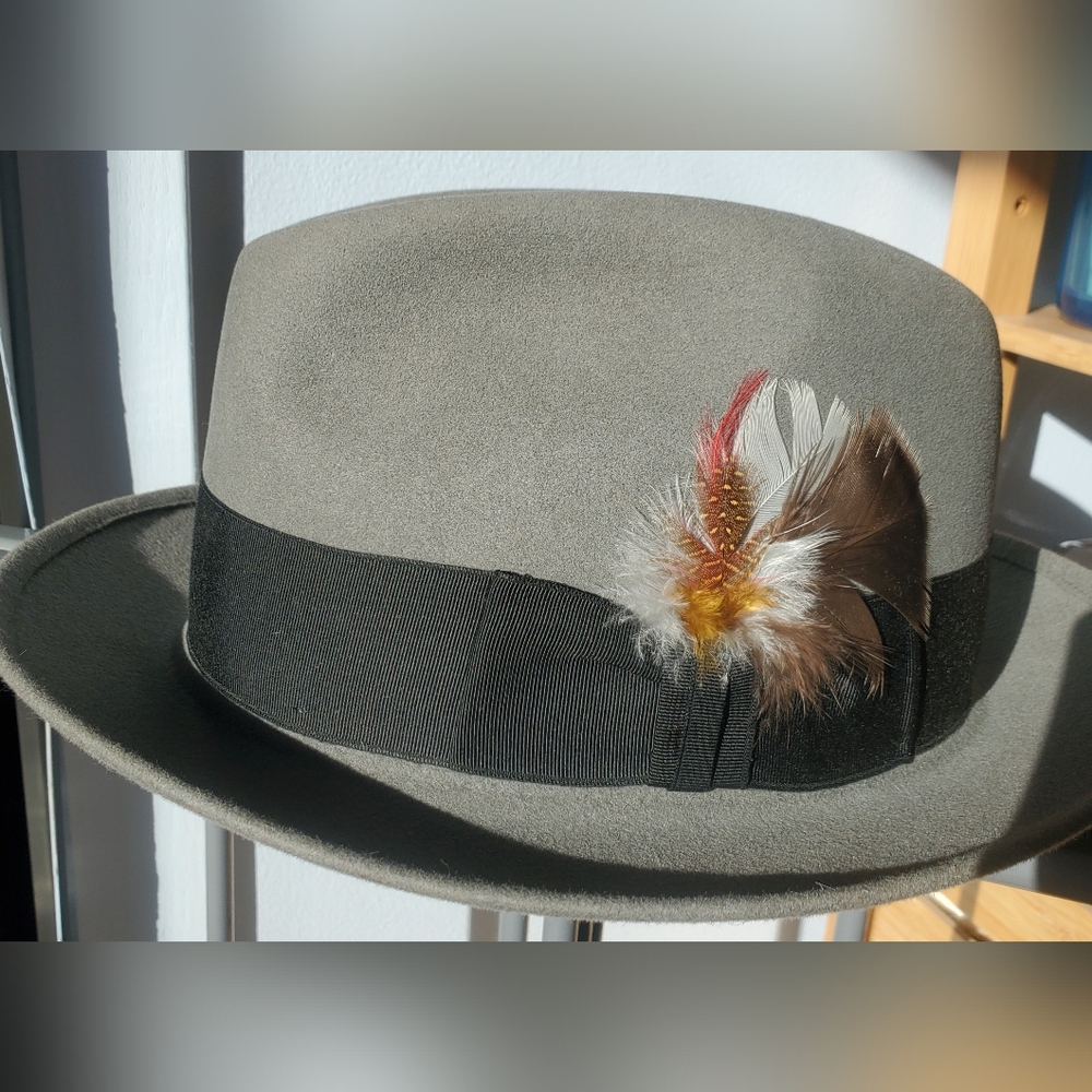 Vintage Stetson Nolan Fedora Hat with Feather Accent Size 7 1/8